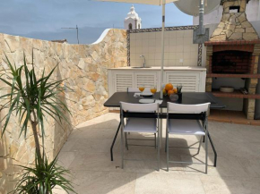 House with a BBQ terrace in the centre of Lagos